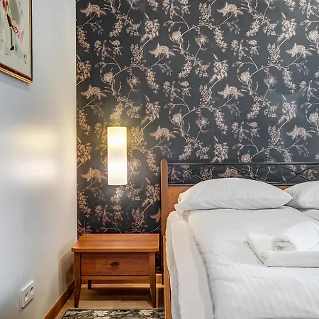 Spacious 3br In The Heart Of Old Town, 3 公寓 *