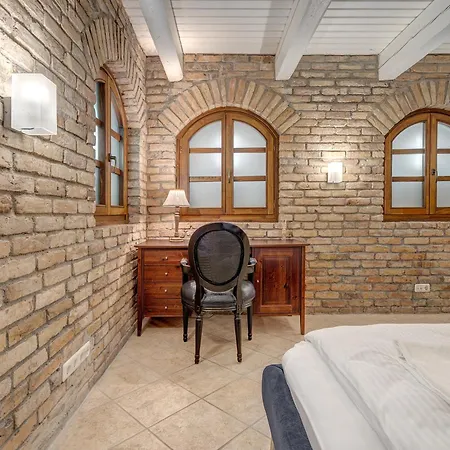 Spacious 3br In The Heart Of Old Town, 3 公寓 *