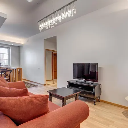 Spacious 3br In The Heart Of Old Town, 3 *