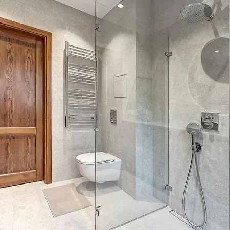 Spacious 3br In The Heart Of Old Town, 3 公寓 *
