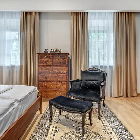 Spacious 3br In The Heart Of Old Town, 3