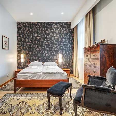 Spacious 3br In The Heart Of Old Town, 3 公寓 *